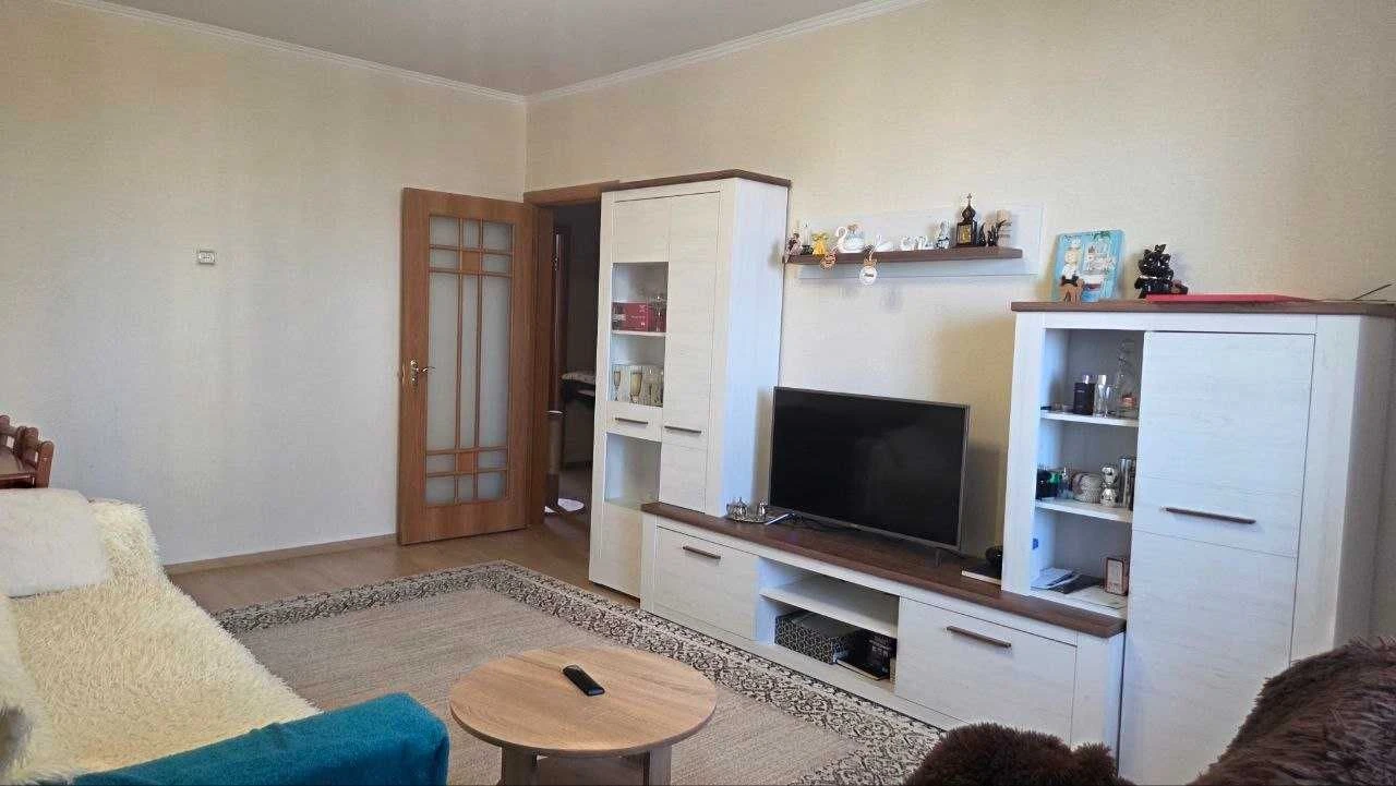 Spacious 3-bedroom apartment for sale in Vyshorod, вул. Ку