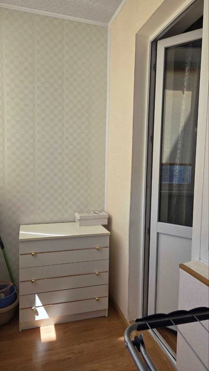 Spacious 3-bedroom apartment for sale in Vyshorod, вул. Ку