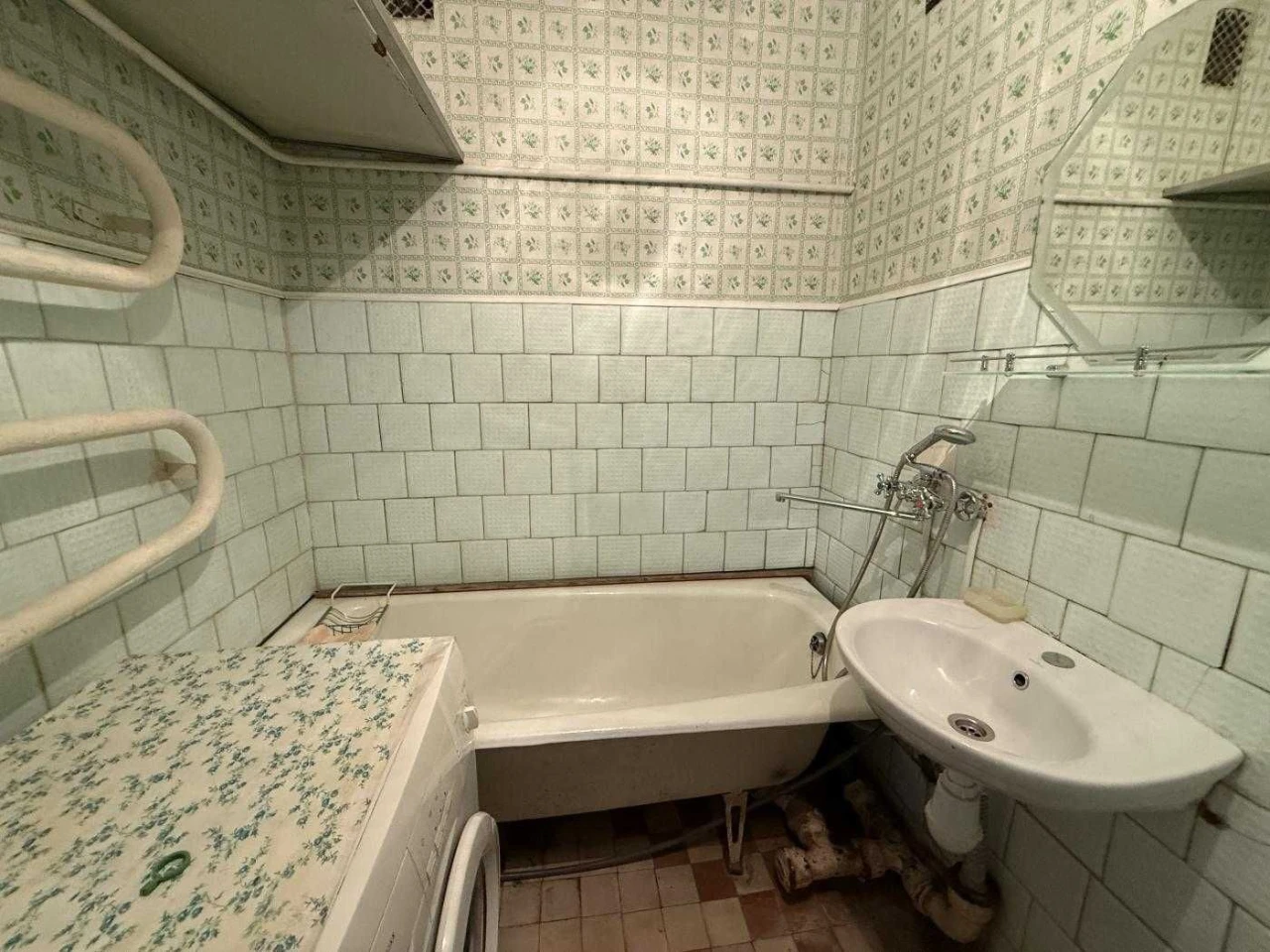 Kyiv, Vasyl Mazepa Avenue. City Center. 3-room apartment.