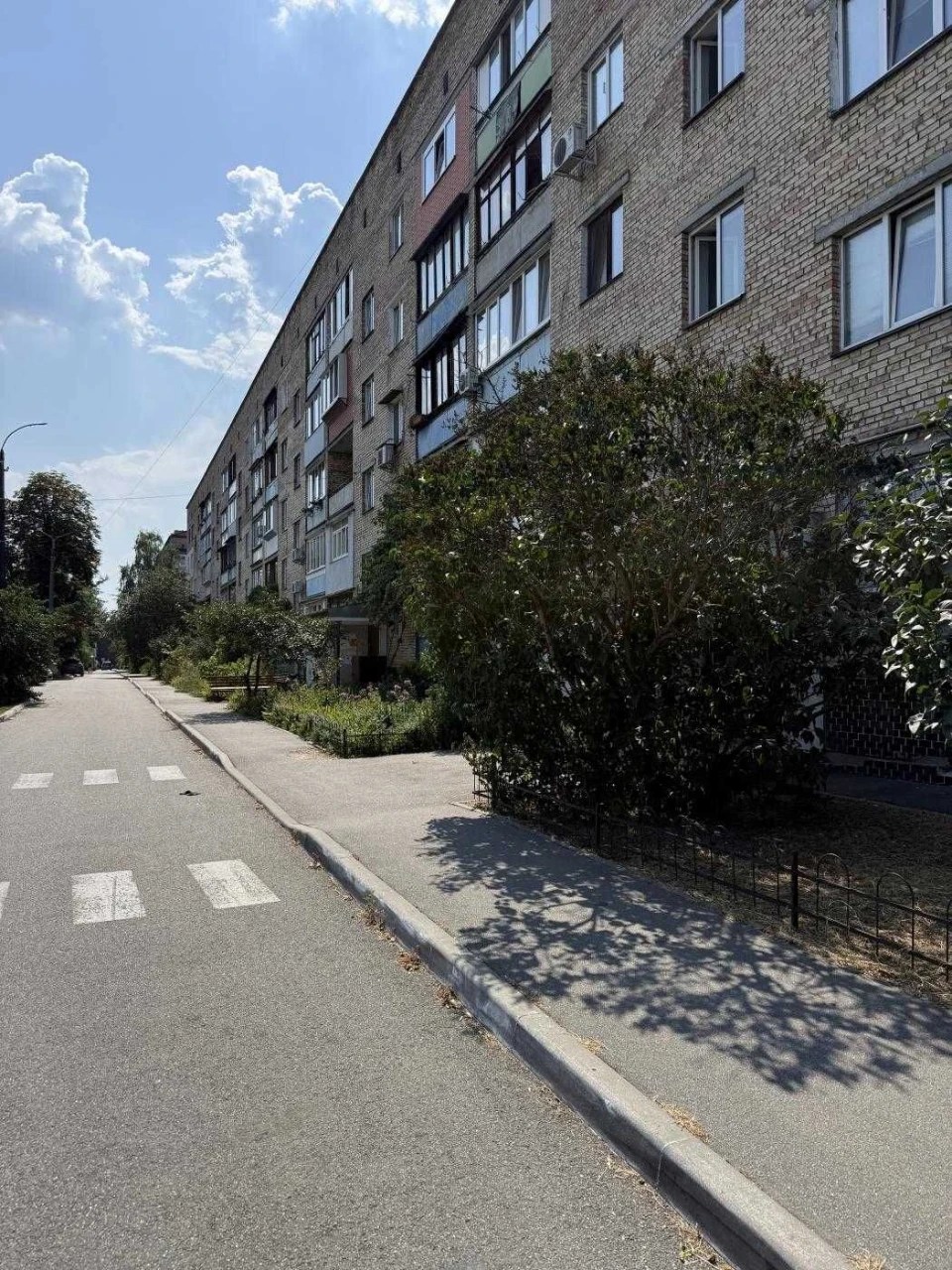Kyiv, Vasyl Mazepa Avenue. City Center. 3-room apartment.