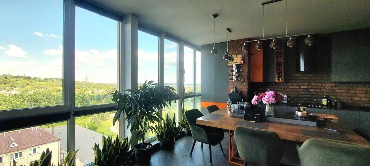 Luxury two-level apartment with panoramic view, French Quarter Residence