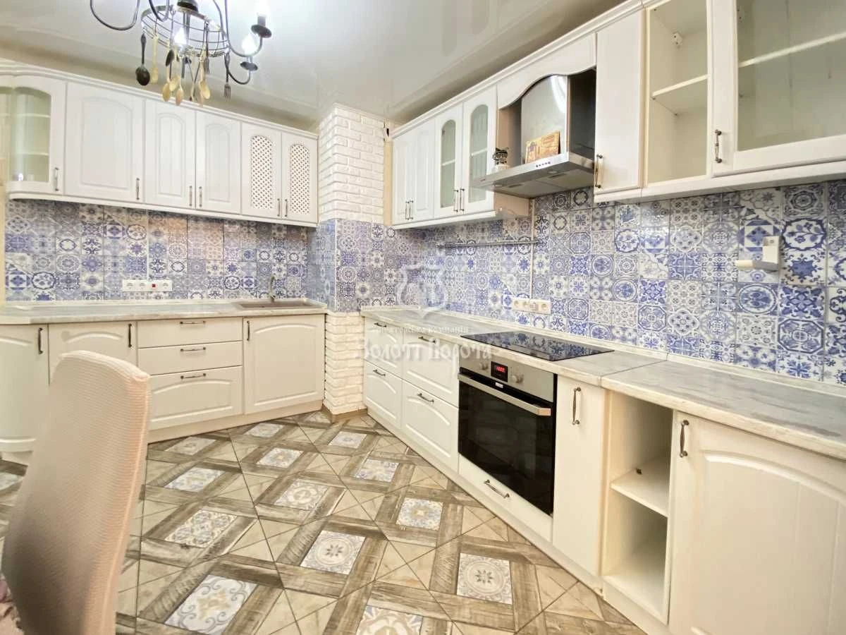 Apartment, 3 rooms. Completely renovated. Naberezhna, 6G, Vyshorod