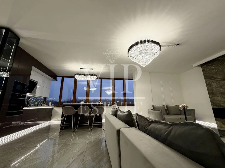 For sale 4-room apartment 137 sq.m. on the 8th floor of the 16th floor in the elite residential complex White Elephant Pr.