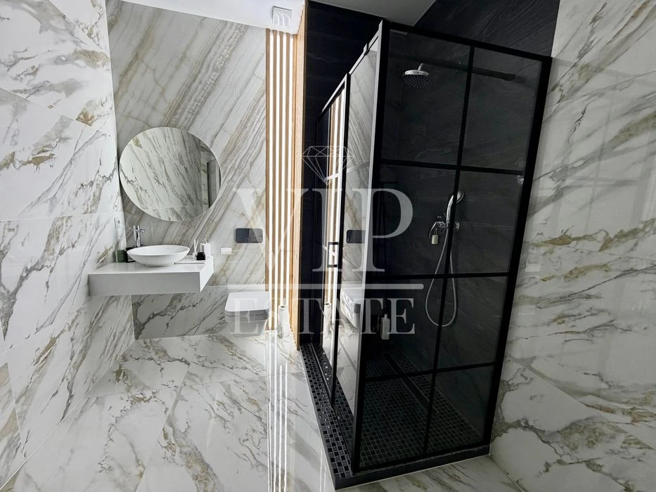 For sale 4-room apartment 137 sq.m. on the 8th floor of the 16th floor in the elite residential complex White Elephant Pr.