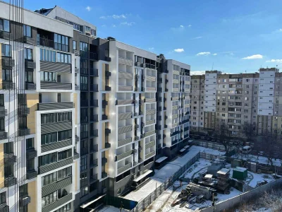 Two-bedroom apartment for sale. Keys immediately. Building is completed.