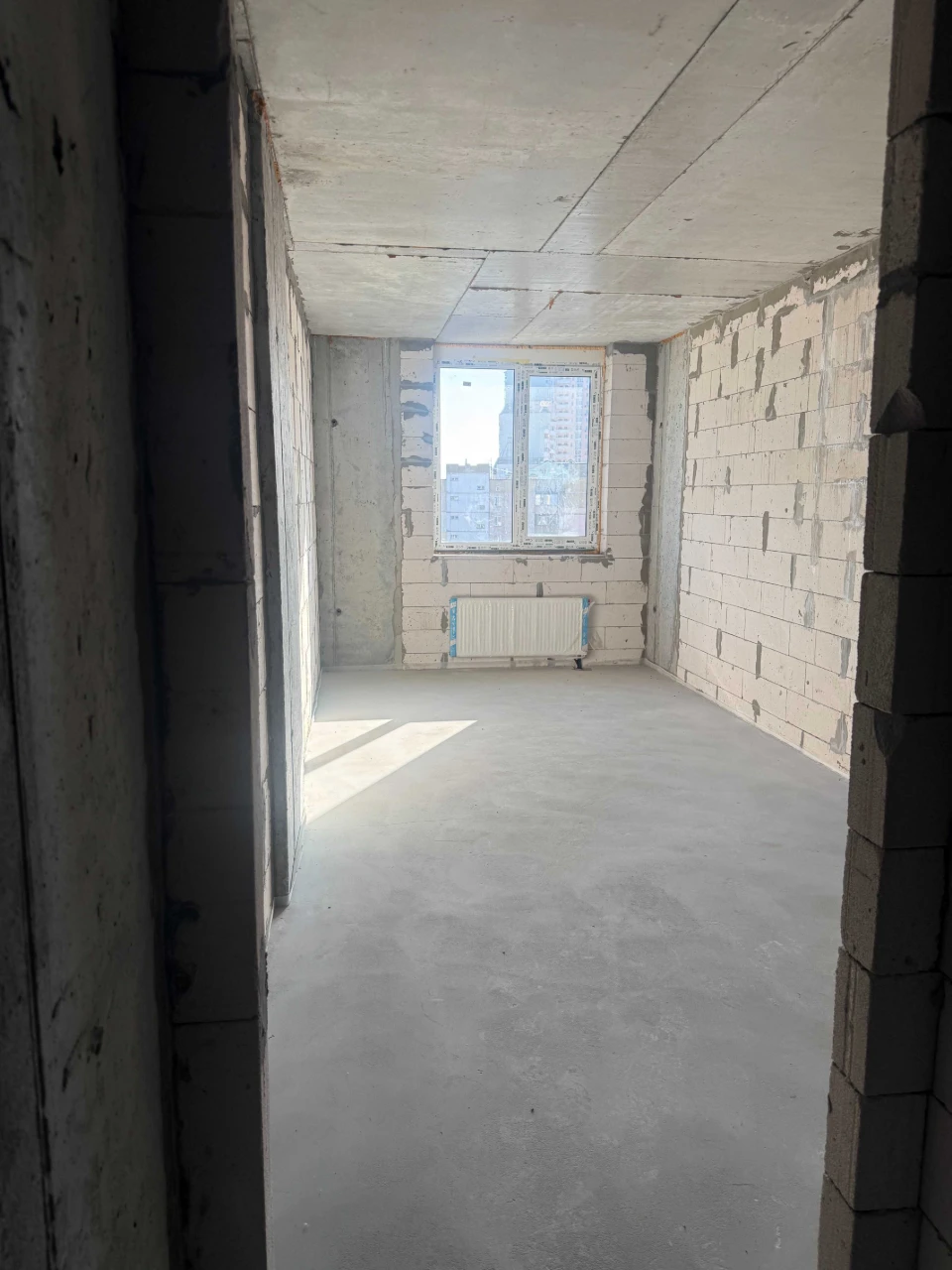 Two-bedroom apartment for sale. Keys immediately. Building is completed.