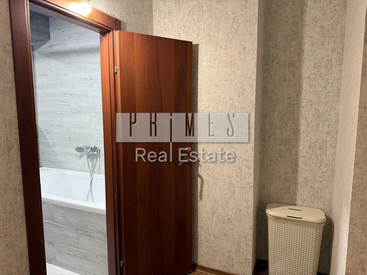 Sale of a 1-bedroom apartment with renovation in residential complex "Yaroslavichi-2"