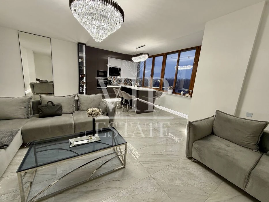 For sale 4-room apartment 137 sq.m. on the 8th floor of the 16th floor in the elite residential complex White Elephant Pr.