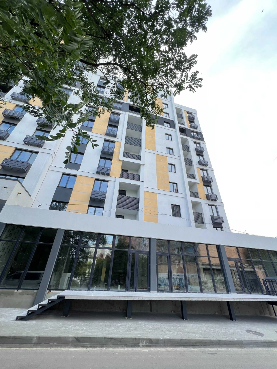 3-bedroom apartment for sale, building ready for occupancy