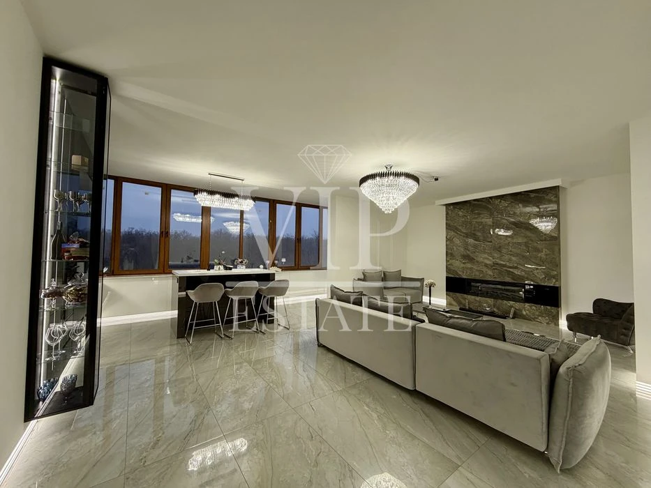 For sale 4-room apartment 137 sq.m. on the 8th floor of the 16th floor in the elite residential complex White Elephant Pr.
