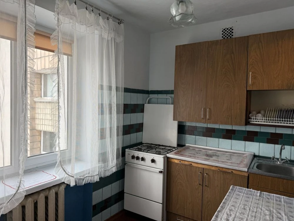 Продам 2-кімн. квартиру у м. Вишгород (центр), Київська обл.