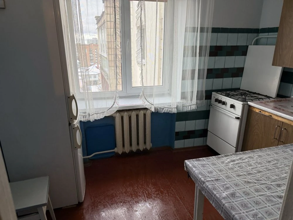 Продам 2-кімн. квартиру у м. Вишгород (центр), Київська обл.