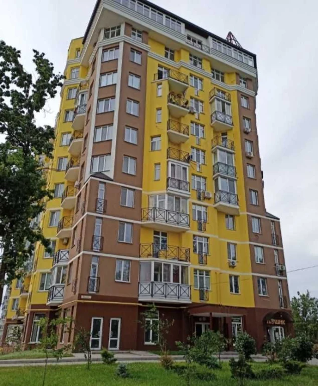 Two-Level, 3-Bedroom Apartment, "Velesgard" Residence