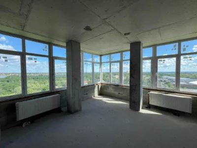 Two-Level, 3-Bedroom Apartment, "Velesgard" Residence