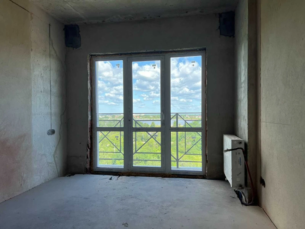 Two-Level, 3-Bedroom Apartment, "Velesgard" Residence