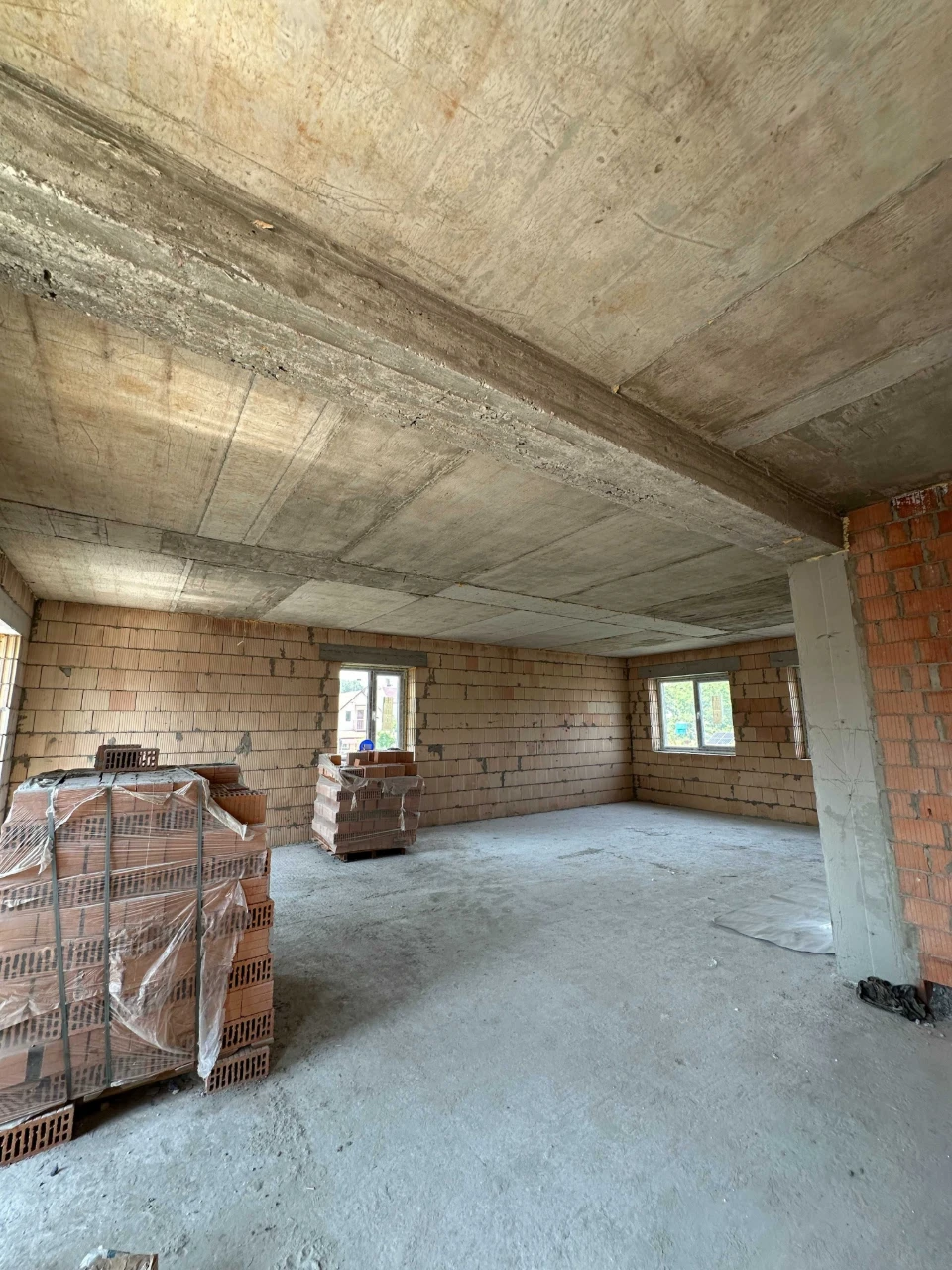 Club House, 3 bedroom apartment, basement, parking, Vyshorod! In