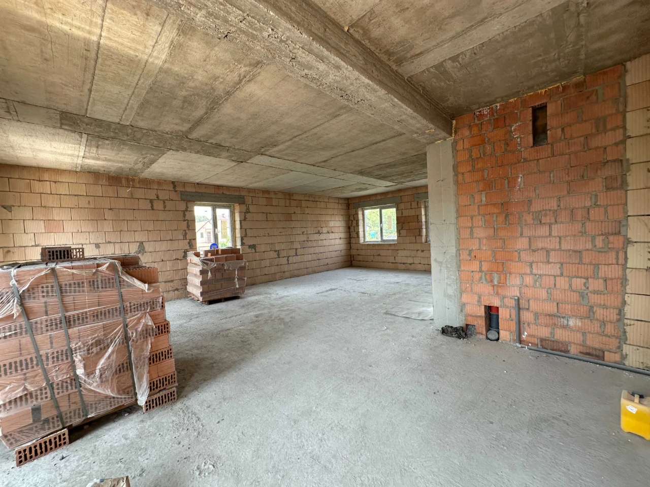 Club House, 3 bedroom apartment, basement, parking, Vyshorod! In