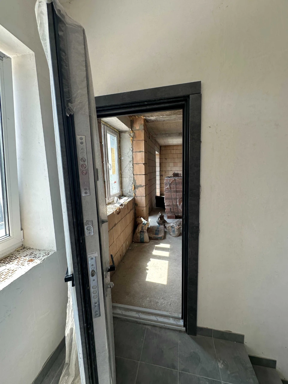 Club House, 3 bedroom apartment, basement, parking, Vyshorod! In