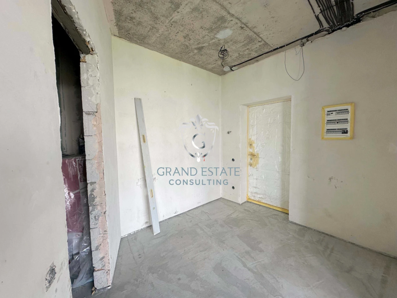 For Sale 2-room apartment 98 sq.m, Boris-Glyb Street (Vatutina) 110
