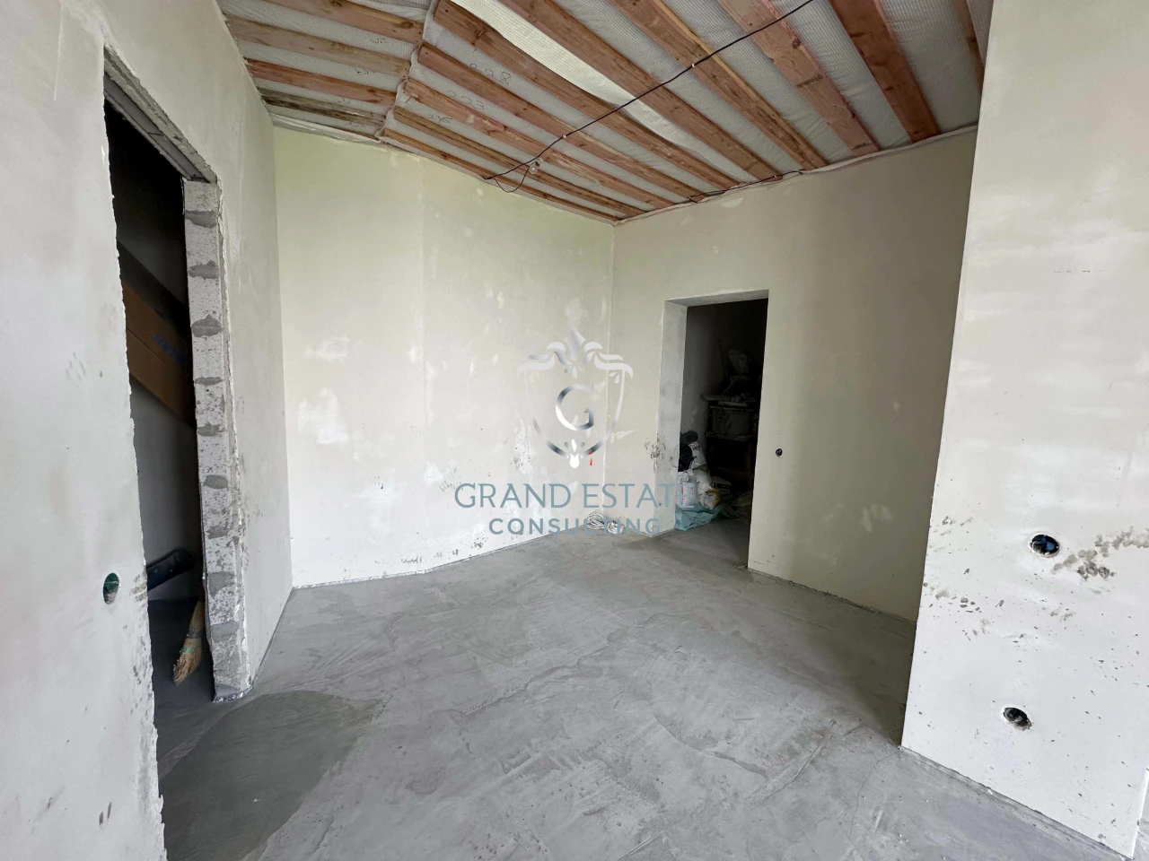 For Sale 2-room apartment 98 sq.m, Boris-Glyb Street (Vatutina) 110