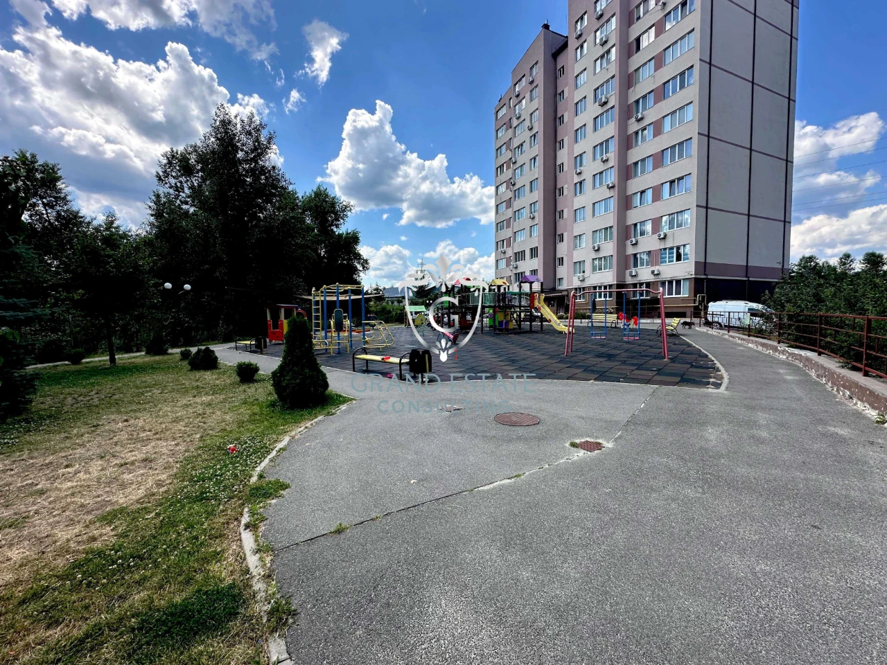 For Sale 2-room apartment 98 sq.m, Boris-Glyb Street (Vatutina) 110
