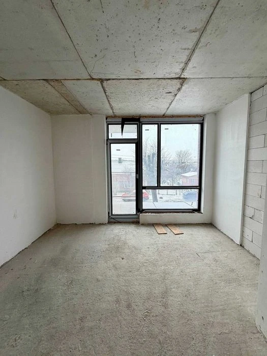 Ready for renovation 1-room apartment "Manhattan", lake, park, this