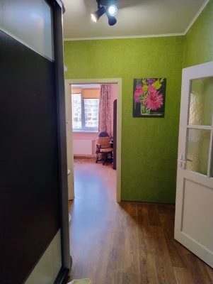 For Sale: 2-room apartment in the center (a home)