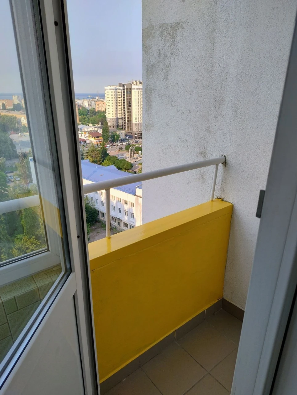 For Sale: 2-room apartment in the center (a home)