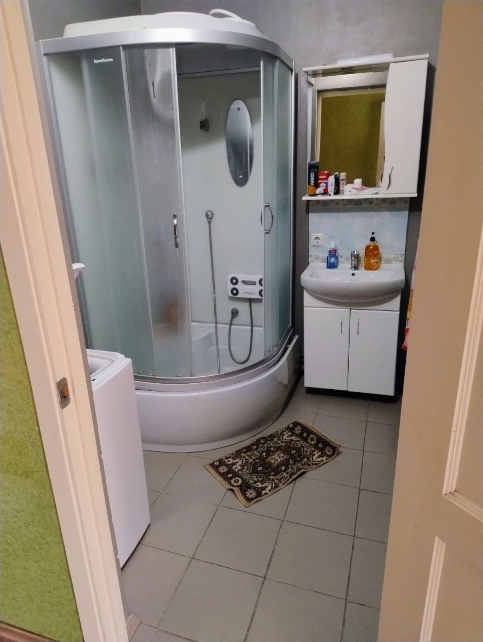 For Sale: 2-room apartment in the center (a home)