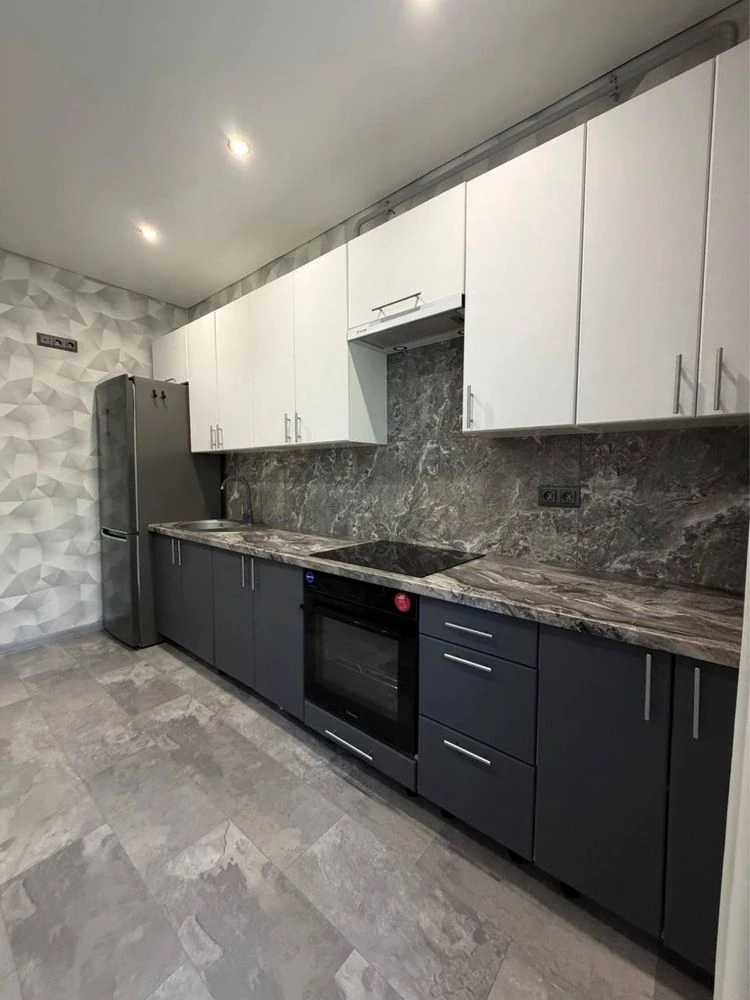No Commission! Beautiful ONE-ROOM Apartment with Good Renovation