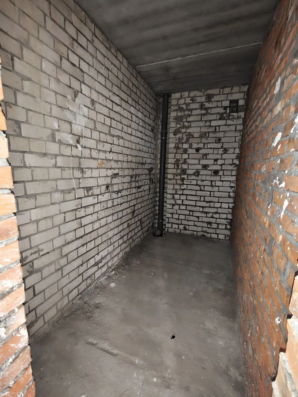 Двухкомнатная квартира в центре Ирпеня. Рядом государственная школа.