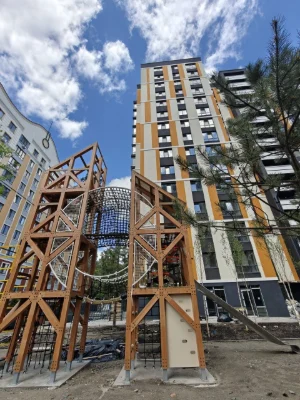 Двухкомнатная квартира в центре Ирпеня. Рядом государственная школа.