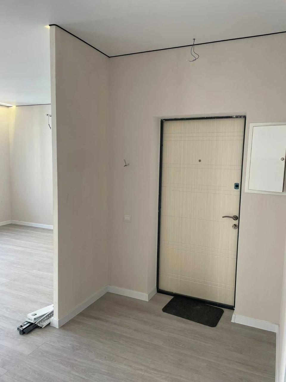 TWO-bedroom apartment with NEW renovation. State program.