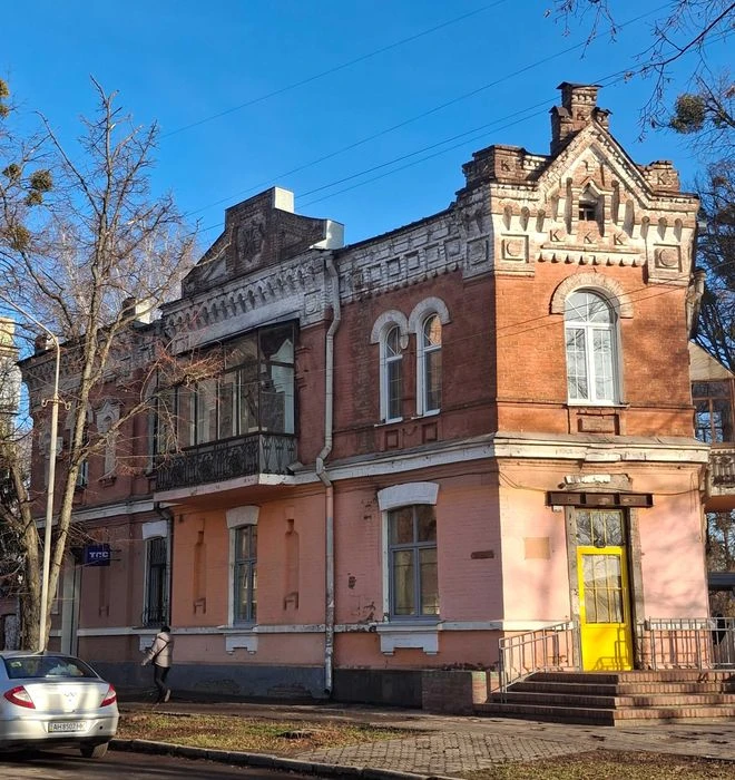 Квартира в Центрі, 4 кімнати (окремі) 107 м2.,вул.Просвіти