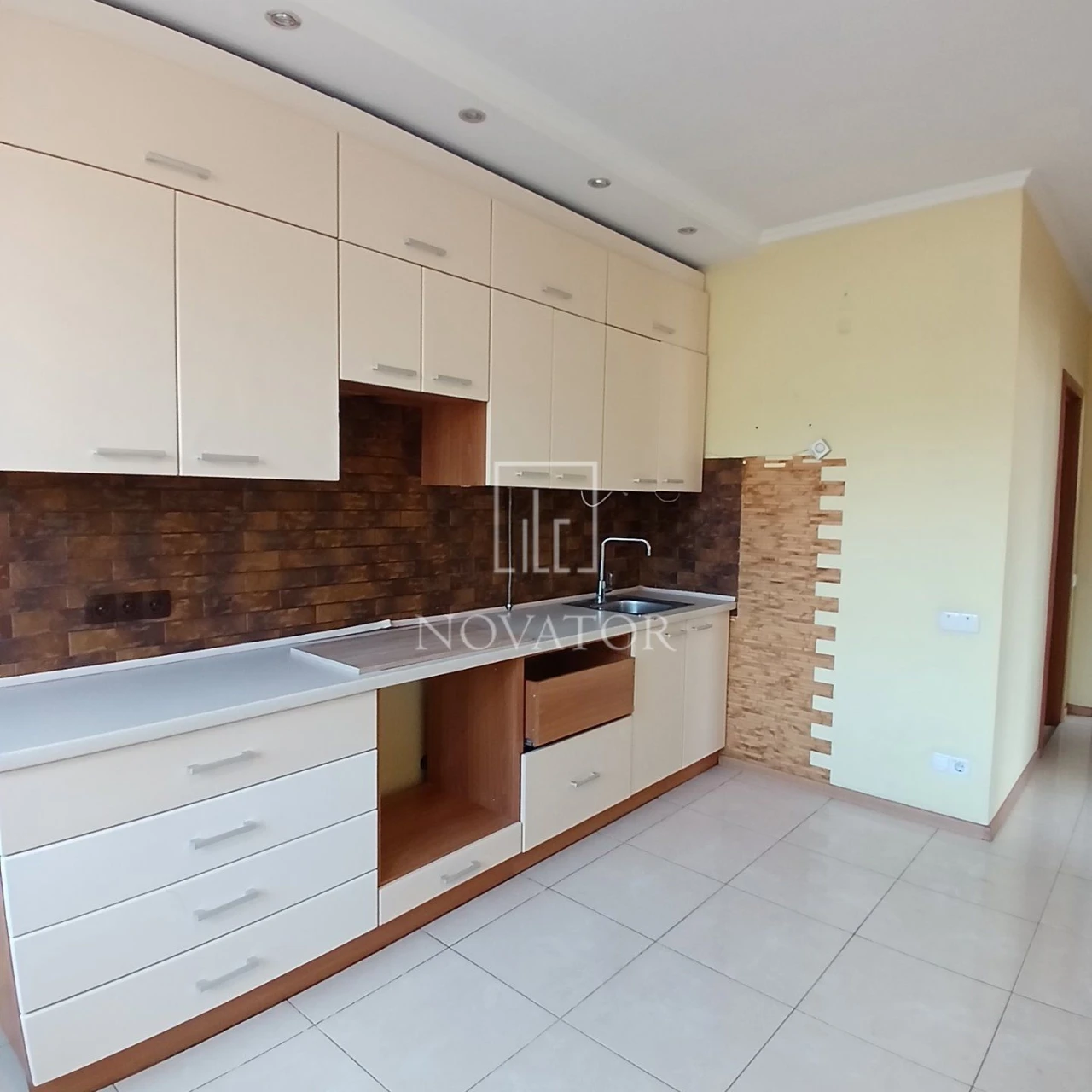 For sale 1-bedroom apartment with renovation in Irpin for only $75,000. Quick sale.