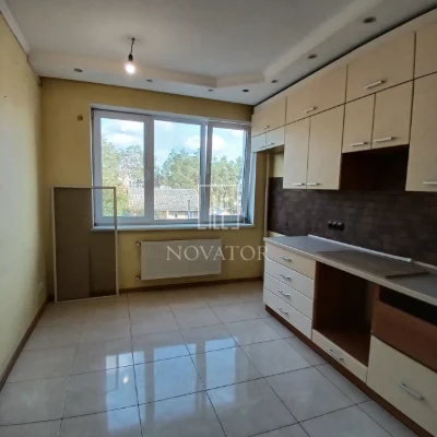 For sale 1-bedroom apartment with renovation in Irpin for only $75,000. Quick sale.