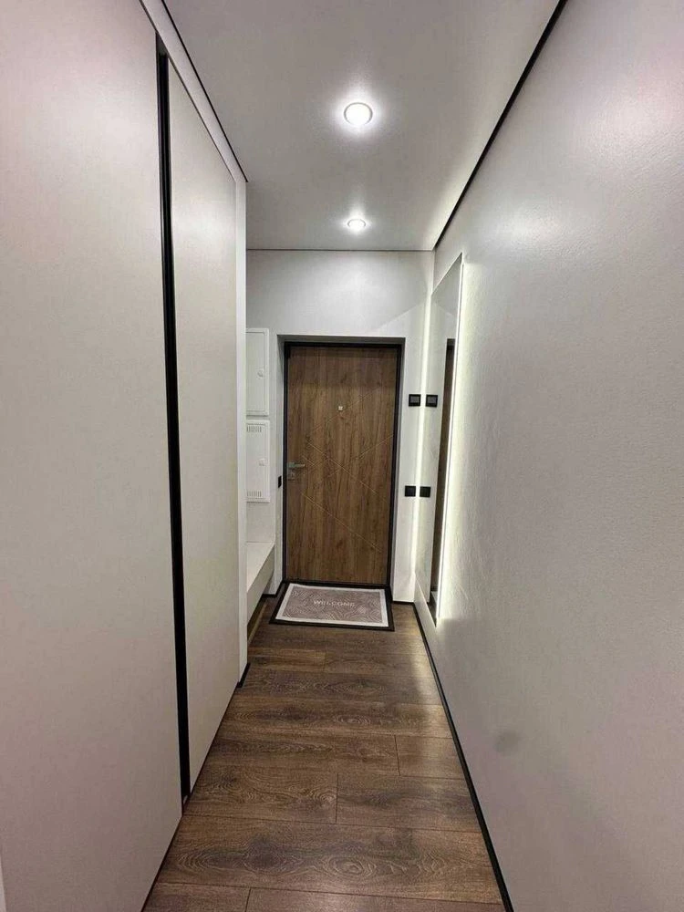 Euro 3-room apartment with designer renovation and furniture.