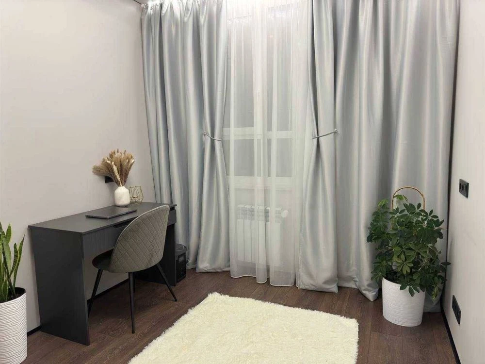 Euro 3-room apartment with designer renovation and furniture.