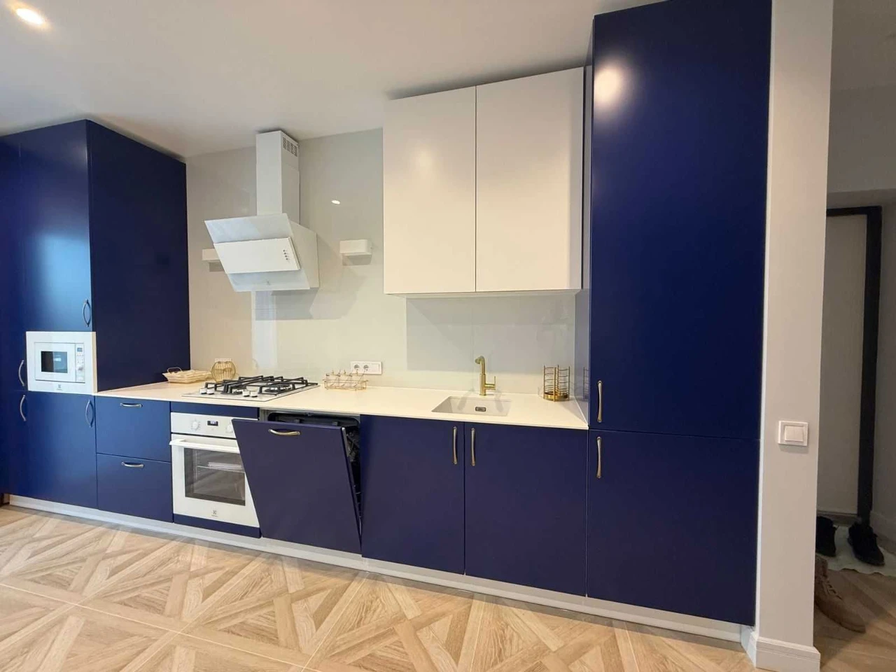 Продажа квартиры 2к с ремонтом, индивидуальное газовое отопление