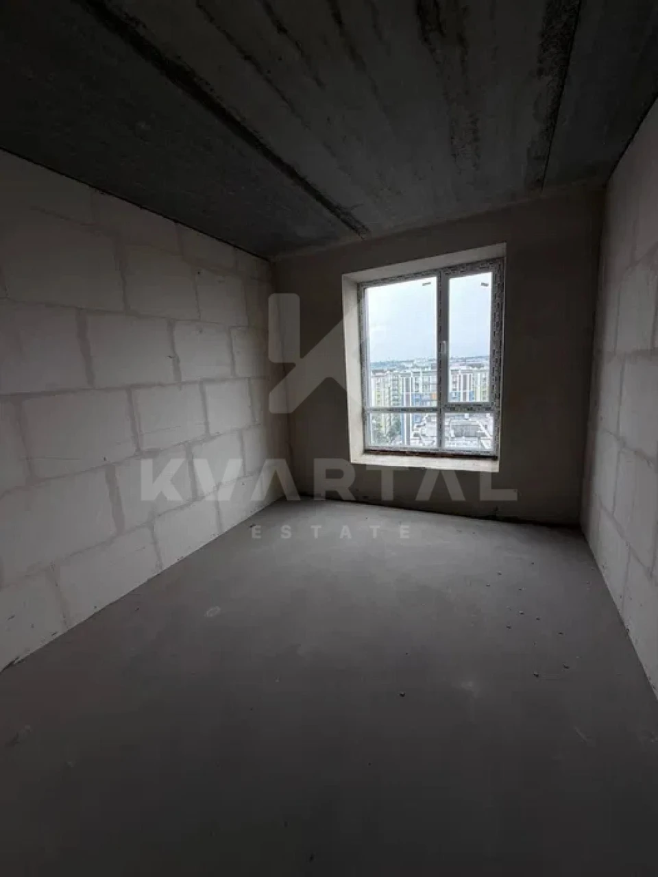 Three-bedroom apartment with minimal finishing in New Metres residential complex