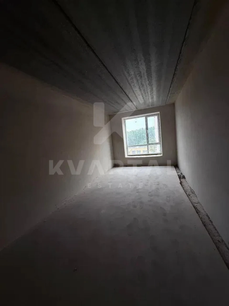 Three-bedroom apartment with minimal finishing in New Metres residential complex