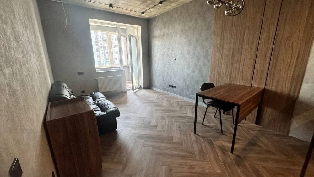 продам 2-х комнатную квартиру в Скай Сити на Варненской/Инг