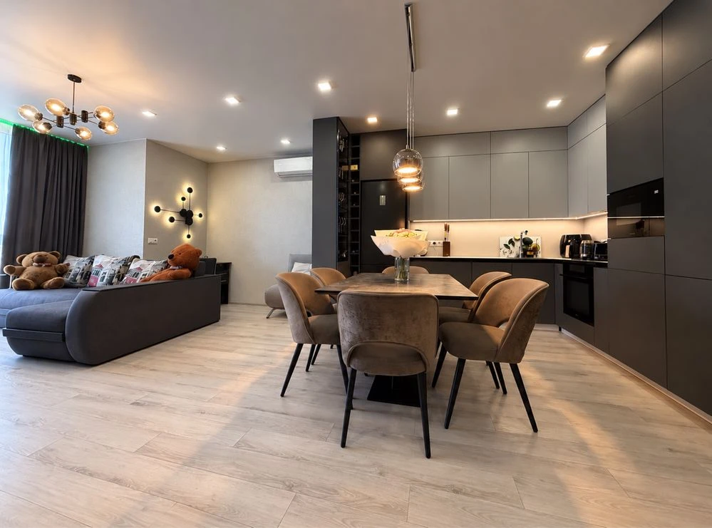 For sale stylish euro-apartment 50.7 m². Synergy 3+. From owner