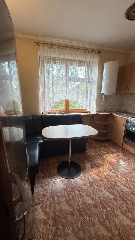 Urgent! Large one-room apartment, gas-connected house