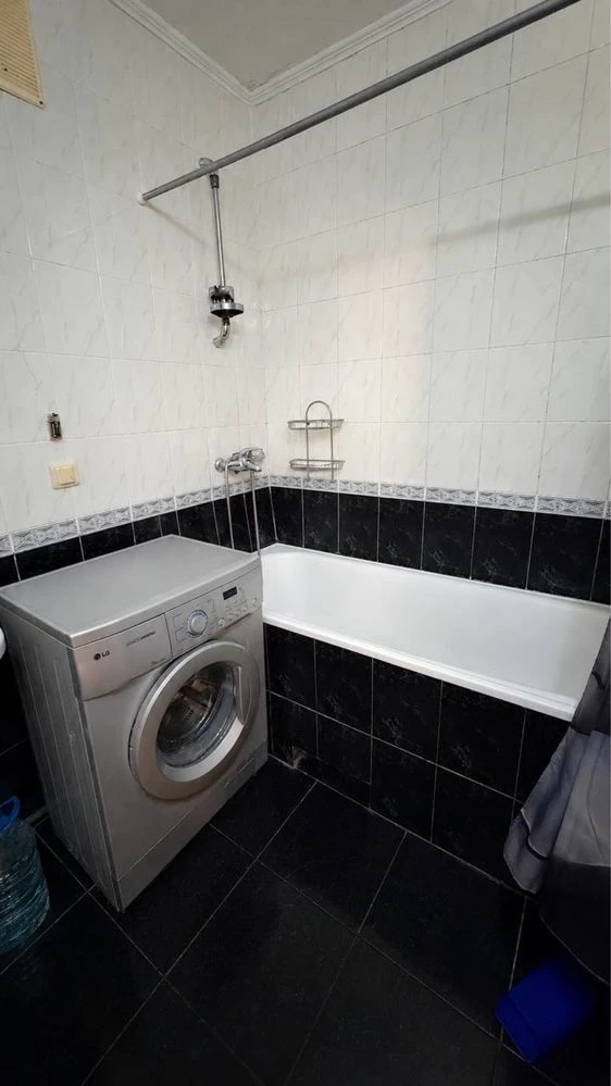 Urgent! Large one-room apartment, gas-connected house