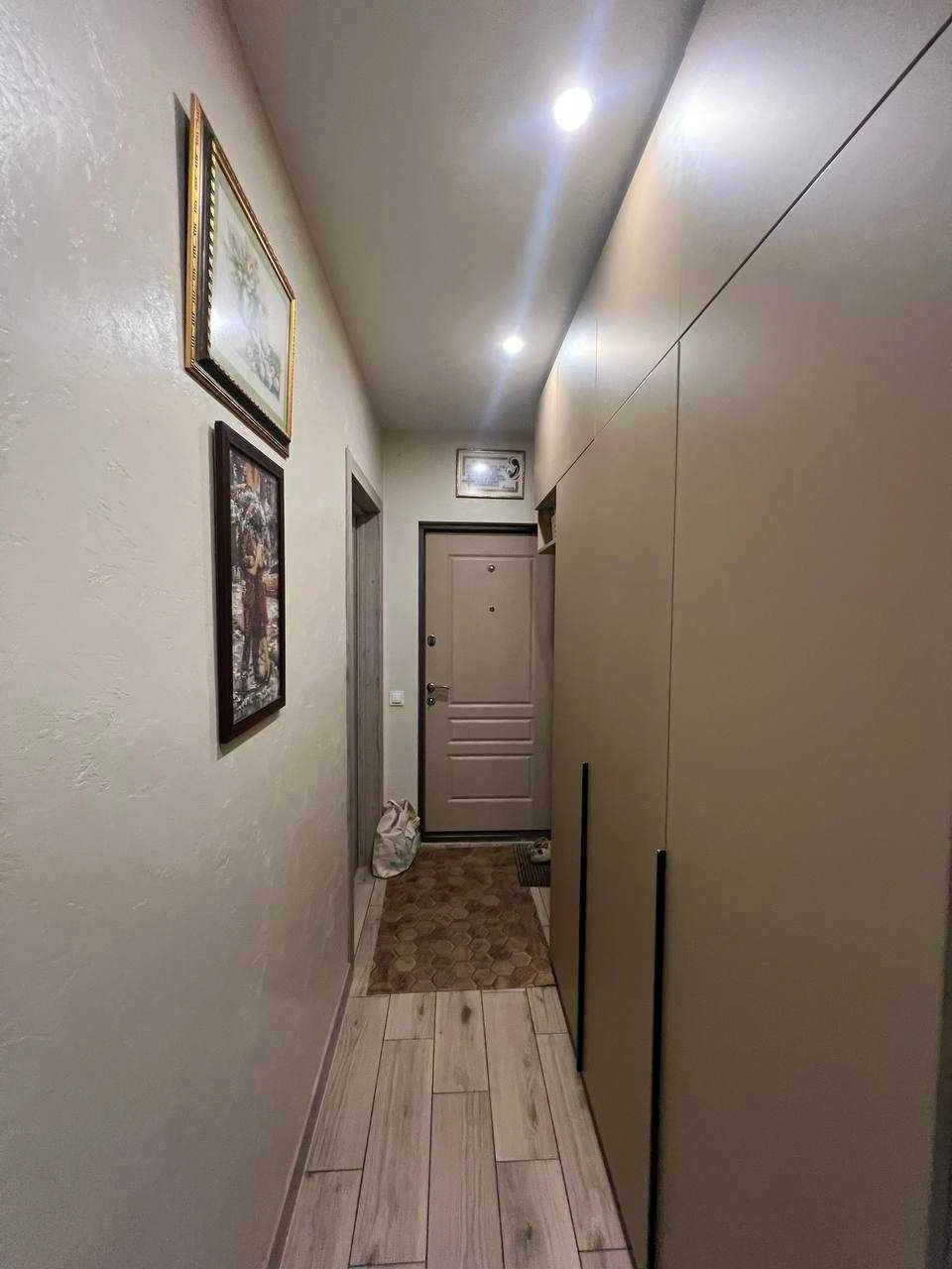 Fully renovated 2-bedroom apartment! Certificate, Voucher!