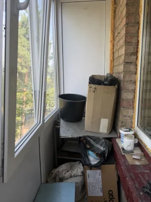 For Sale: One-bedroom apartment near the park, gas.