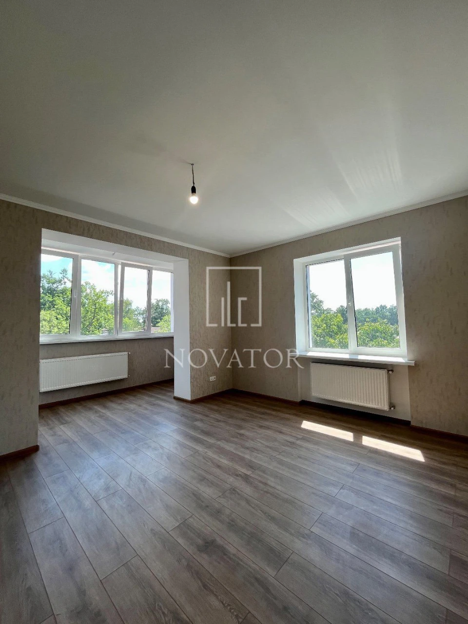 For sale, 2-bedroom apartment renovated and furnished in the center