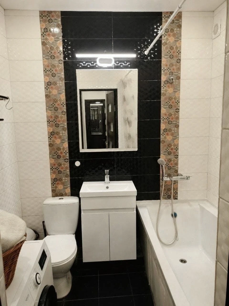 For Sale: Apartment with renovation and great layout. Quick