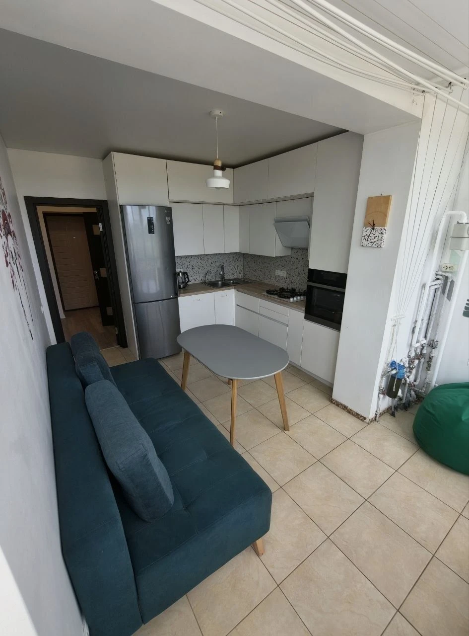 For Sale: Apartment with renovation and great layout. Quick